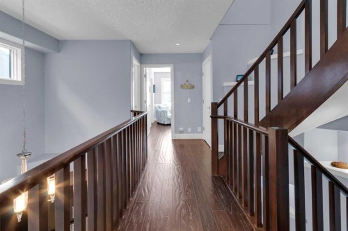 448 13 Street Nw, Calgary, AB - Indoor Photo Showing Other Room