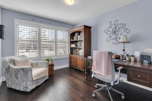 448 13 Street Nw, Calgary, AB - Indoor