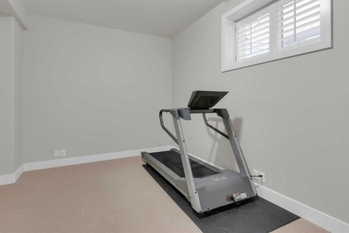448 13 Street Nw, Calgary, AB - Indoor Photo Showing Gym Room