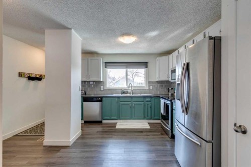 14692 Deer Ridge Drive Se, Calgary, AB - Indoor Photo Showing Kitchen