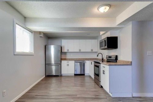 14692 Deer Ridge Drive Se, Calgary, AB - Indoor Photo Showing Kitchen