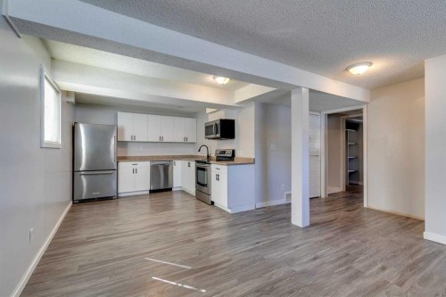 14692 Deer Ridge Drive Se, Calgary, AB - Indoor Photo Showing Kitchen
