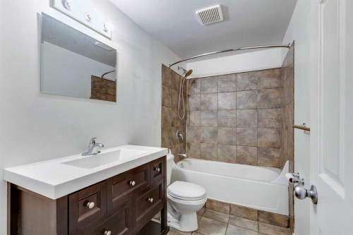 14692 Deer Ridge Drive Se, Calgary, AB - Indoor Photo Showing Bathroom