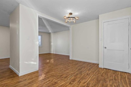 531 64 Avenue Nw, Calgary, AB - Indoor Photo Showing Other Room