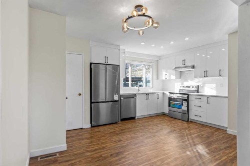 531 64 Avenue Nw, Calgary, AB - Indoor Photo Showing Kitchen