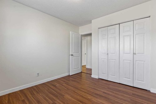 531 64 Avenue Nw, Calgary, AB - Indoor Photo Showing Other Room