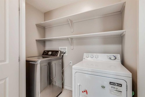 1611 33 Avenue Sw, Calgary, AB 