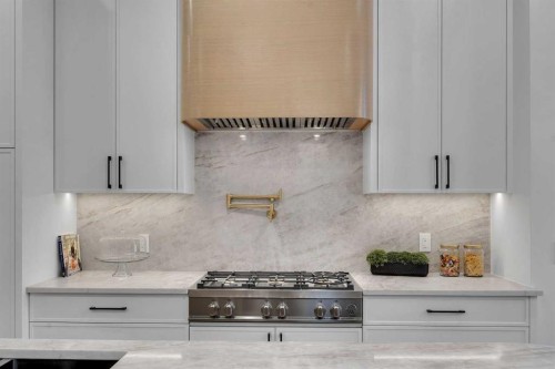 1727 19 Avenue Nw, Calgary, AB - Indoor Photo Showing Kitchen With Upgraded Kitchen