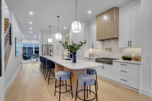 1727 19 Avenue Nw, Calgary, AB - Indoor Photo Showing Kitchen With Upgraded Kitchen