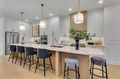 1727 19 Avenue Nw, Calgary, AB - Indoor Photo Showing Kitchen With Upgraded Kitchen
