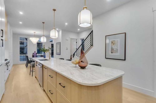 1727 19 Avenue Nw, Calgary, AB - Indoor Photo Showing Kitchen With Upgraded Kitchen
