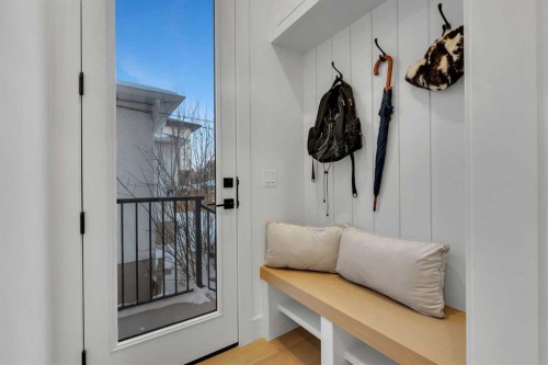 1727 19 Avenue Nw, Calgary, AB - Indoor Photo Showing Other Room