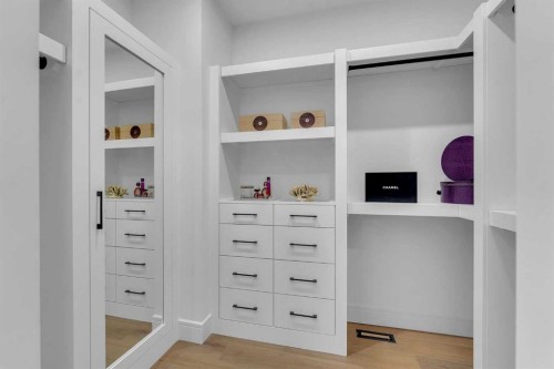 1727 19 Avenue Nw, Calgary, AB - Indoor With Storage