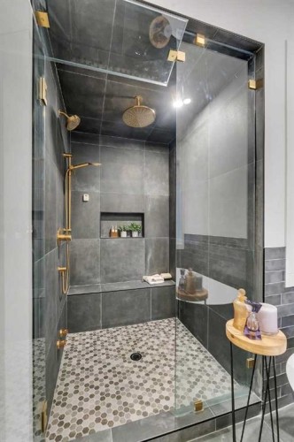 1727 19 Avenue Nw, Calgary, AB - Indoor Photo Showing Bathroom