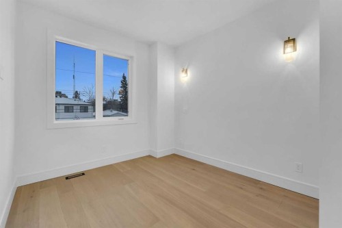 1727 19 Avenue Nw, Calgary, AB - Indoor Photo Showing Other Room