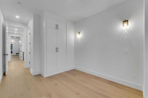 1727 19 Avenue Nw, Calgary, AB - Indoor Photo Showing Other Room