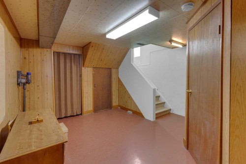 9628 Palisan Place Sw, Calgary, AB - Indoor