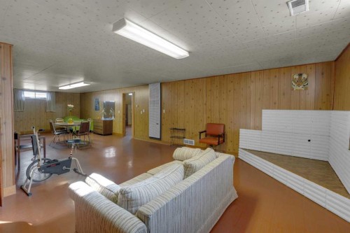 9628 Palisan Place Sw, Calgary, AB - Indoor