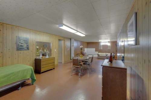 9628 Palisan Place Sw, Calgary, AB - Indoor