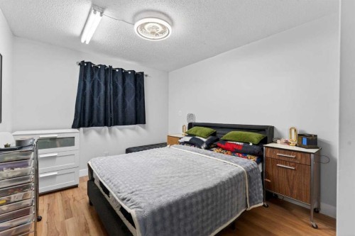 6003 Pinepoint Drive Ne, Calgary, AB - Indoor Photo Showing Bedroom