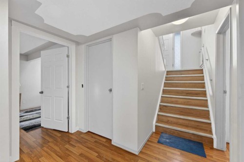 6003 Pinepoint Drive Ne, Calgary, AB - Indoor Photo Showing Other Room