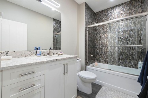 13 Arrowleaf Landing, Rural Rocky View County, AB - Indoor Photo Showing Bathroom
