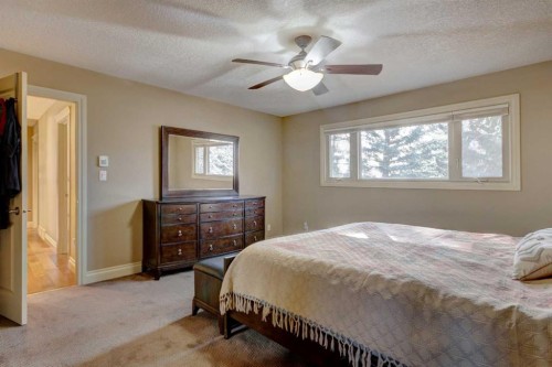 851 Edgemont Road Nw, Calgary, AB - Indoor Photo Showing Bedroom