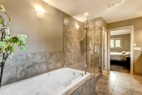 851 Edgemont Road Nw, Calgary, AB - Indoor Photo Showing Bathroom