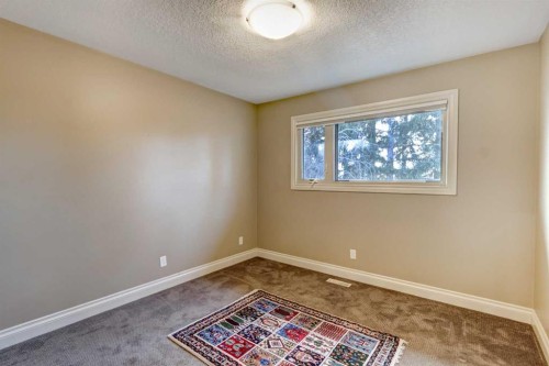 851 Edgemont Road Nw, Calgary, AB - Indoor Photo Showing Other Room