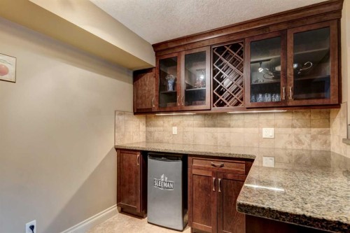 851 Edgemont Road Nw, Calgary, AB - Indoor Photo Showing Kitchen