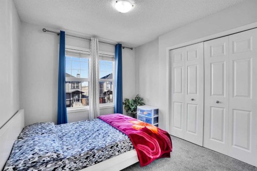 88 Saddlebrook Common Ne, Calgary, AB - Indoor Photo Showing Bedroom