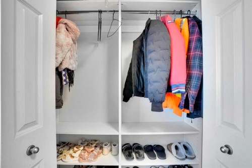 88 Saddlebrook Common Ne, Calgary, AB - Indoor With Storage