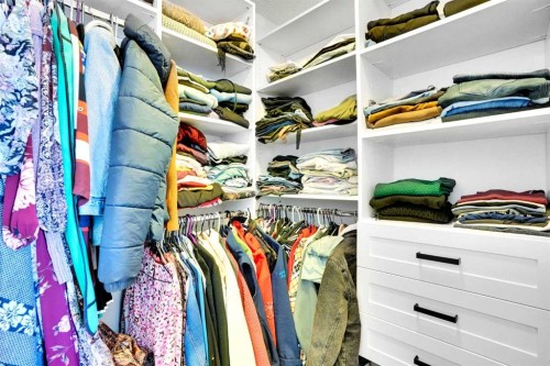 88 Saddlebrook Common Ne, Calgary, AB - Indoor With Storage