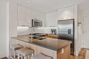 313-510 Edmonton Trail Ne, Calgary, AB  - Indoor Photo Showing Kitchen With Double Sink With Upgraded Kitchen 