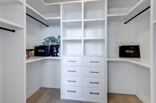 3716 44 Street Sw, Calgary, AB - Indoor With Storage