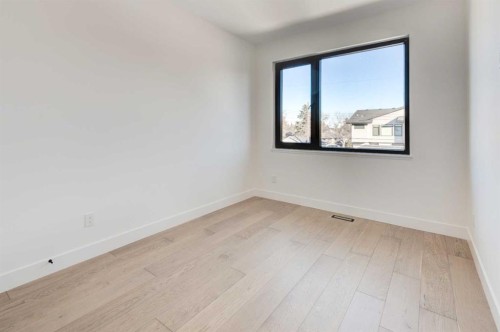 3716 44 Street Sw, Calgary, AB - Indoor Photo Showing Other Room