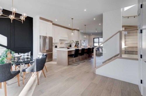 3716 44 Street Sw, Calgary, AB - Indoor