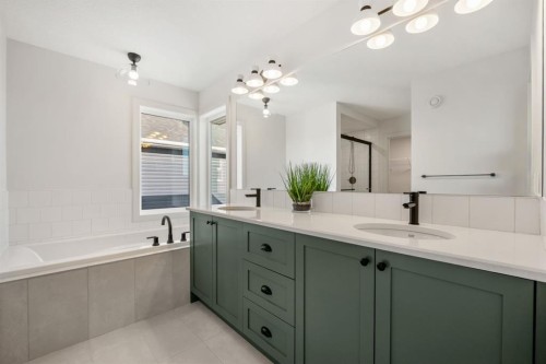 152 Sage Hill Heights Nw, Calgary, AB - Indoor Photo Showing Bathroom