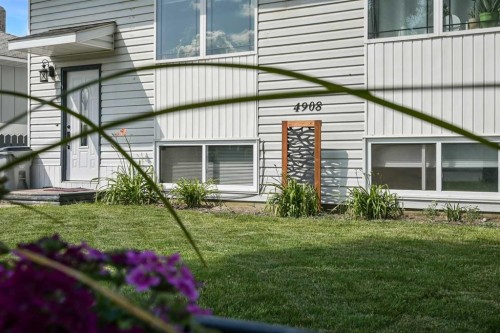 4908 54 Avenue, High Prairie, AB - Outdoor