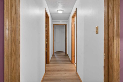 40 Erin Circle Se, Calgary, AB - Indoor Photo Showing Other Room