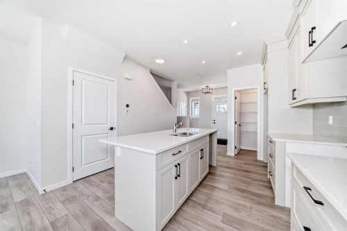 115 Montane Link Se, High River, AB - Indoor Photo Showing Kitchen