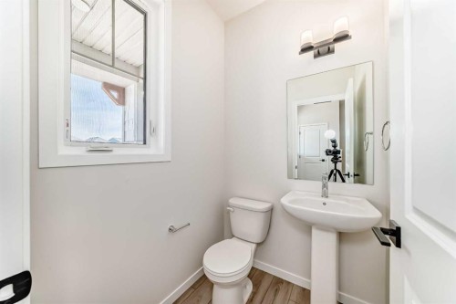 115 Montane Link Se, High River, AB - Indoor Photo Showing Bathroom
