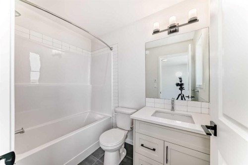 115 Montane Link Se, High River, AB - Indoor Photo Showing Bathroom