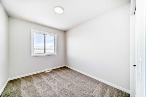 115 Montane Link Se, High River, AB - Indoor Photo Showing Other Room