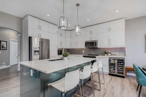 407 Morningside Crescent Sw, Airdrie, AB - Indoor Photo Showing Kitchen With Upgraded Kitchen