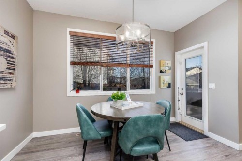 407 Morningside Crescent Sw, Airdrie, AB - Indoor Photo Showing Dining Room