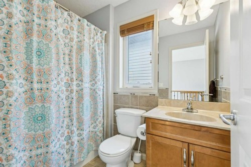 160 Sunset Close, Cochrane, AB - Indoor Photo Showing Bathroom