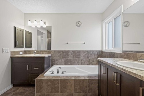 20 Mount Rae Terrace, Okotoks, AB - Indoor Photo Showing Bathroom