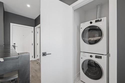 333-110 18A Street Nw, Calgary, AB - Indoor Photo Showing Laundry Room