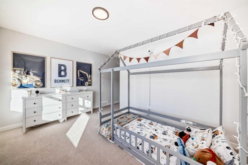 29 Cranbrook Mount Se, Calgary, AB - Indoor Photo Showing Bedroom